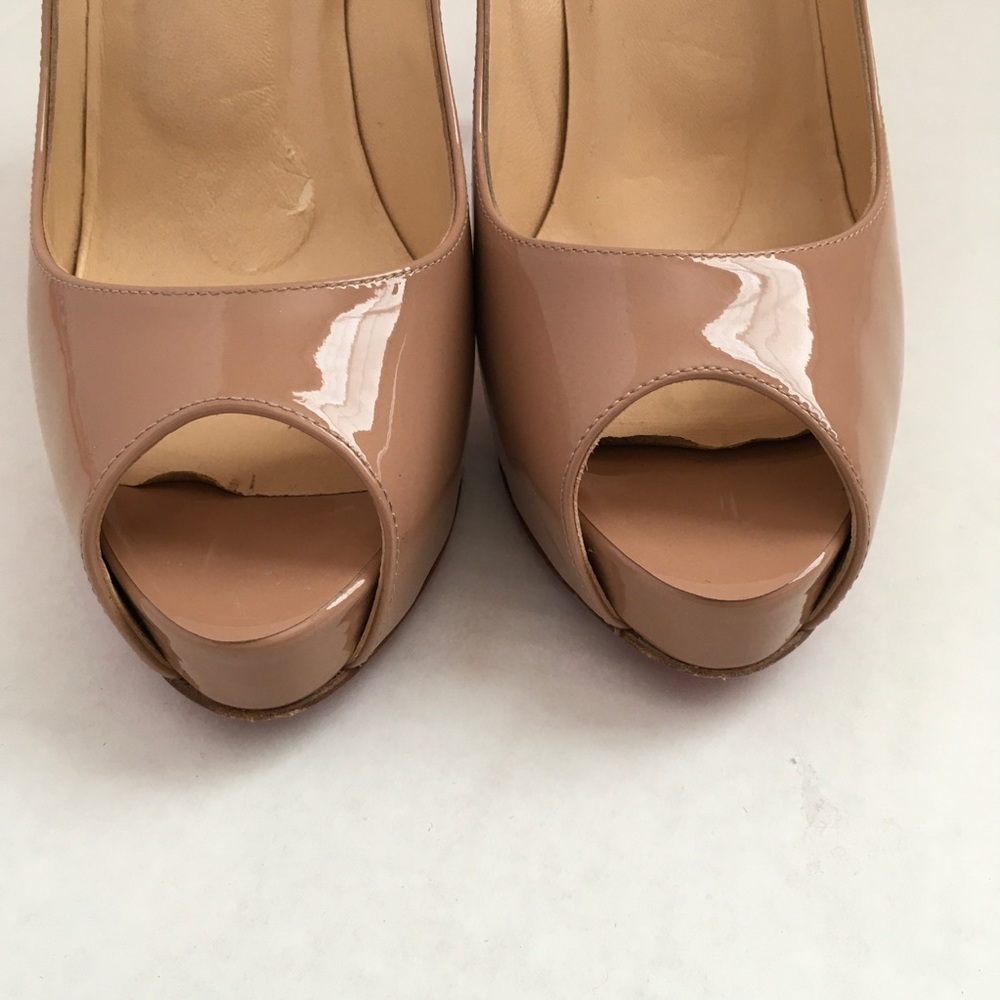 SOLD!!Christian Louboutin Very Prive - Picture 3 of 8